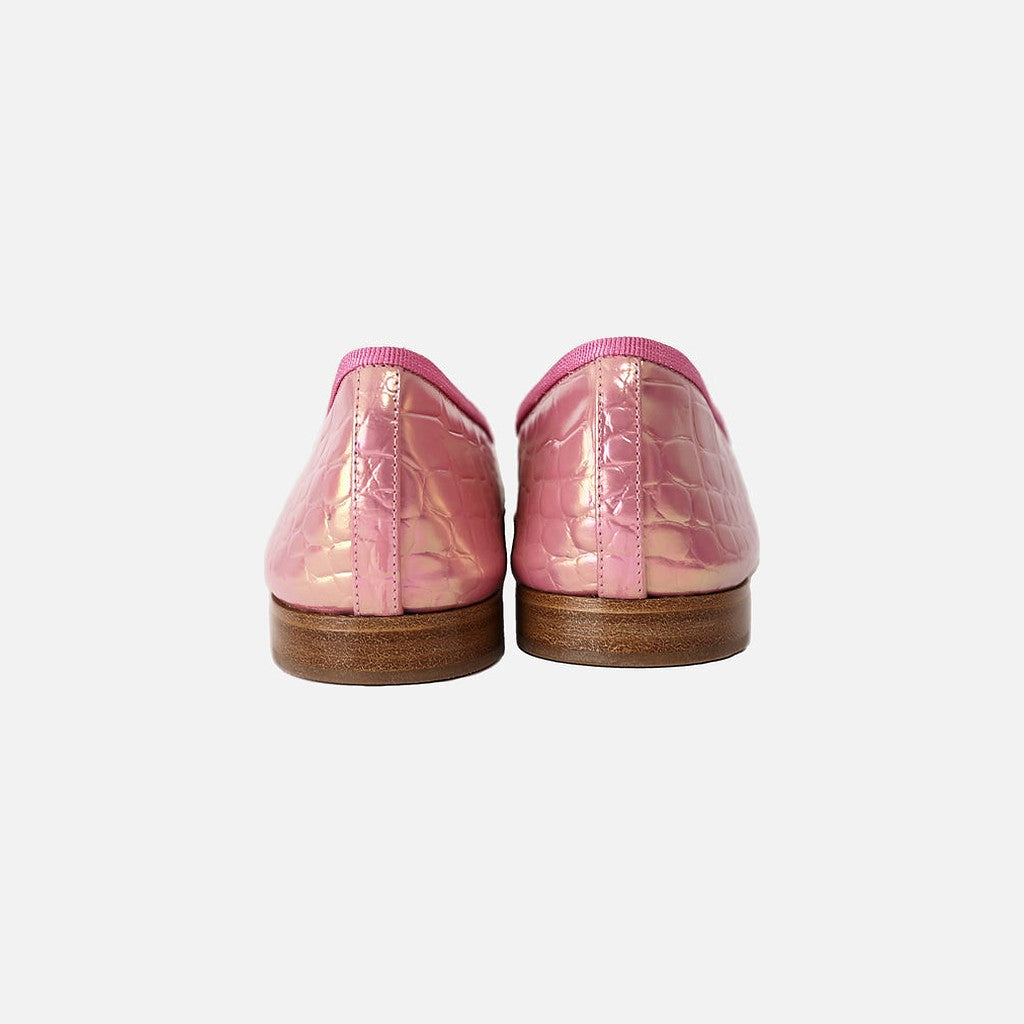 Chanel 26K Ballet Flats in Iridescent Pink Crocodile-Embossed Leather, heels