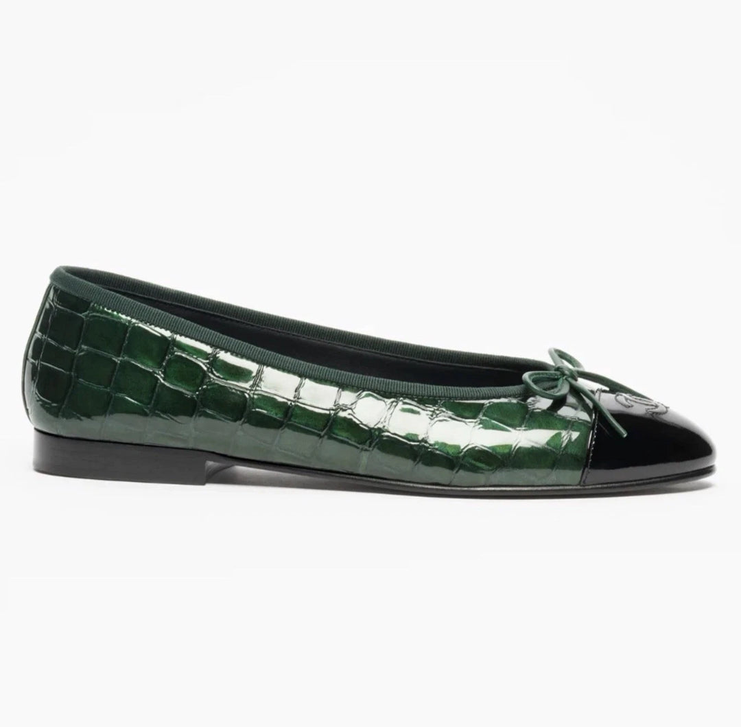 CHANEL 26A Metiers Dart Green Croc Embossed Patent Leather Ballet Flats